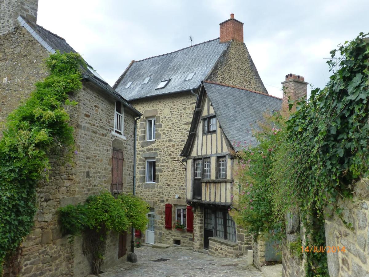 Le Logis De La Cour De Bretagne Au Port De Dinan Lanvallay Buitenkant foto